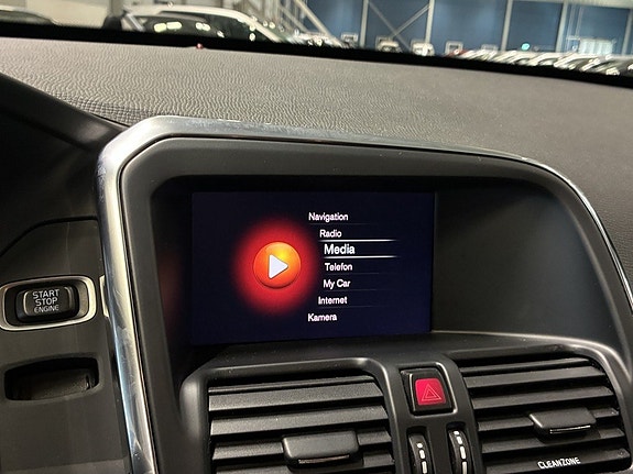 Volvo XC60 17 of 20