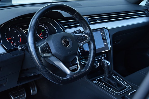 Volkswagen Passat Alltrack 10 of 30