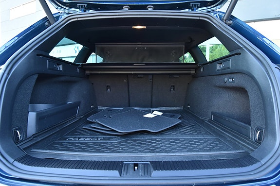 Volkswagen Passat Alltrack 13 of 30