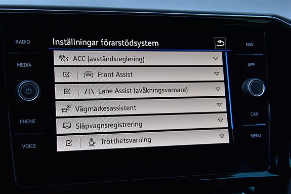 Volkswagen Passat Alltrack 22 of 30