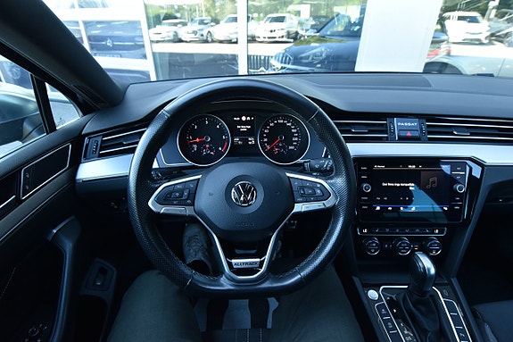 Volkswagen Passat Alltrack 16 of 30