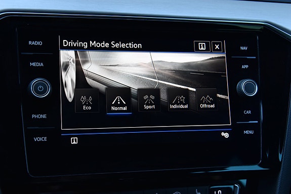 Volkswagen Passat Alltrack 26 of 30