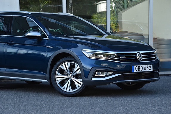 Volkswagen Passat Alltrack 3 of 30