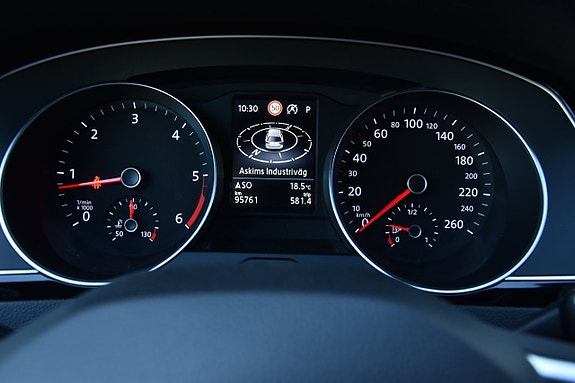 Volkswagen Passat Alltrack 29 of 30