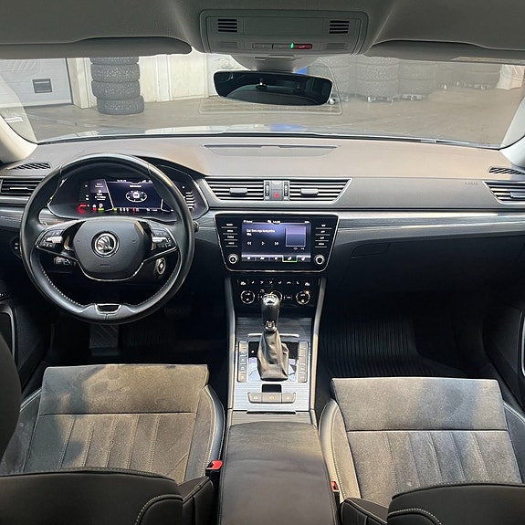 Skoda Superb 10 of 13