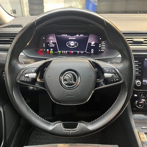Skoda Superb 11 of 13