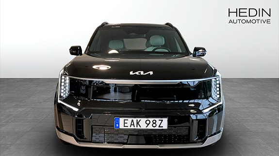 Kia EV9 8 of 12