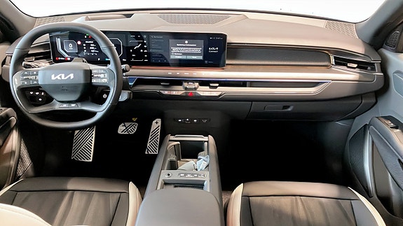 Kia EV9 4 of 12