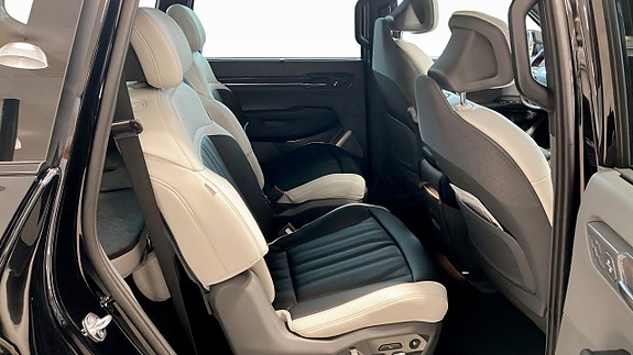Kia EV9 5 of 12