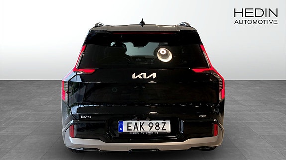 Kia EV9 7 of 12