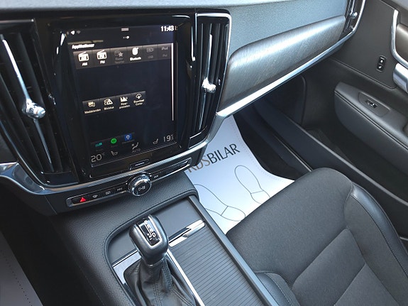 Volvo V90 Cross Country 12 of 13