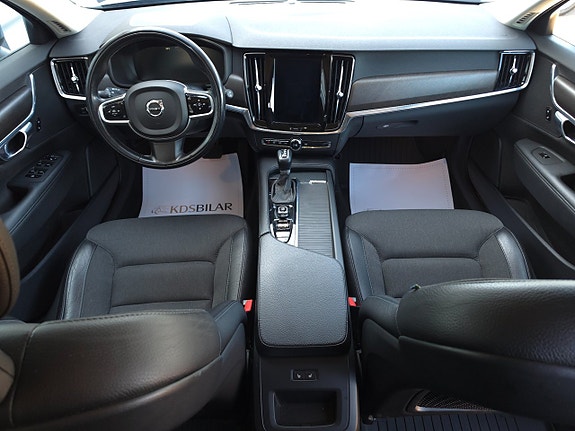 Volvo V90 Cross Country 8 of 13