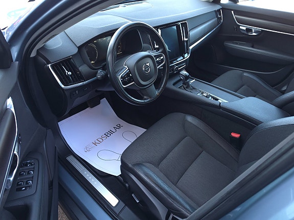 Volvo V90 Cross Country 9 of 13