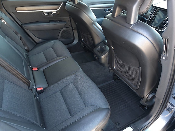 Volvo V90 Cross Country 10 of 13