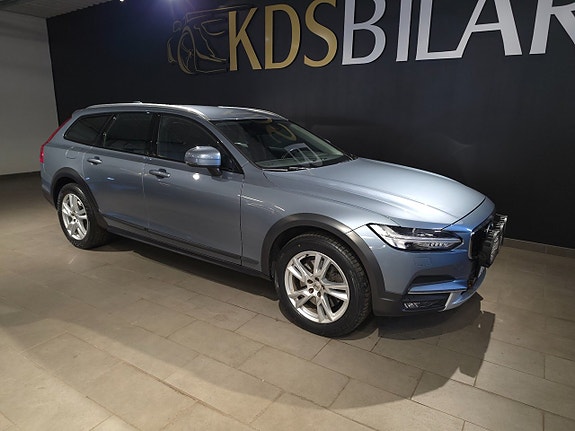 Volvo V90 Cross Country 6 of 13