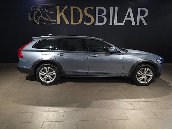 Volvo V90 Cross Country 5 of 13