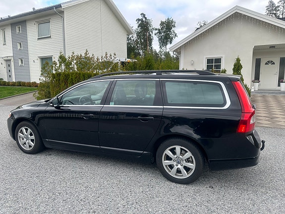 Volvo V70 7 of 16