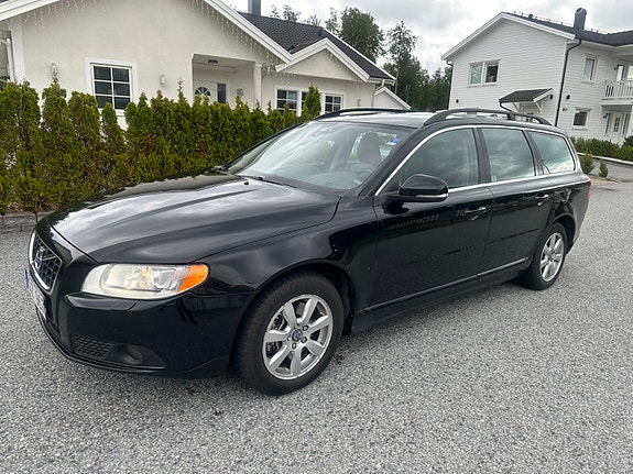 Volvo V70 9 of 16