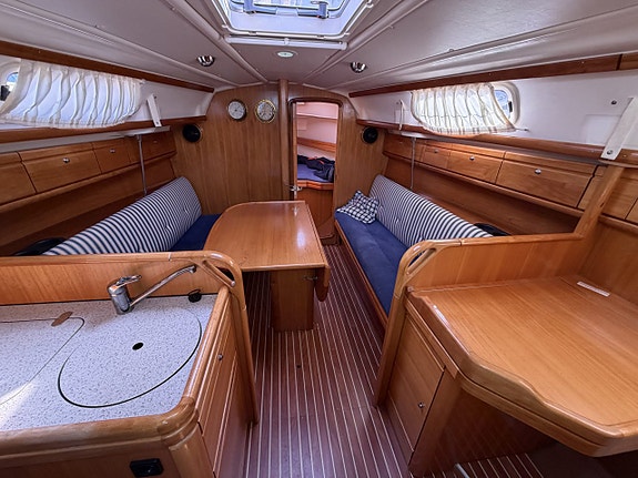 Bavaria 30 cruiser 2 of 23