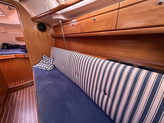 Bavaria 30 cruiser 8 of 23