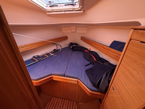 Bavaria 30 cruiser 11 of 23