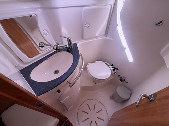 Bavaria 30 cruiser 17 of 23