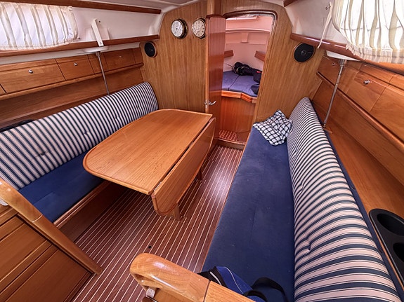 Bavaria 30 cruiser 7 of 23