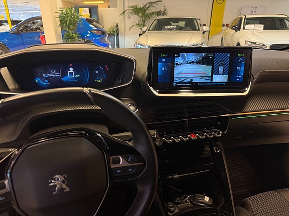 Peugeot e-208 8 of 14