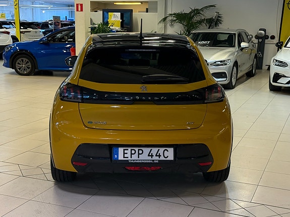Peugeot e-208 4 of 14