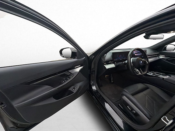 BMW 530e 13 of 30