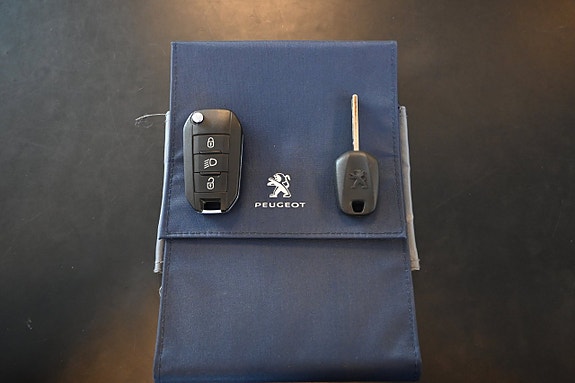Peugeot 2008 17 of 19