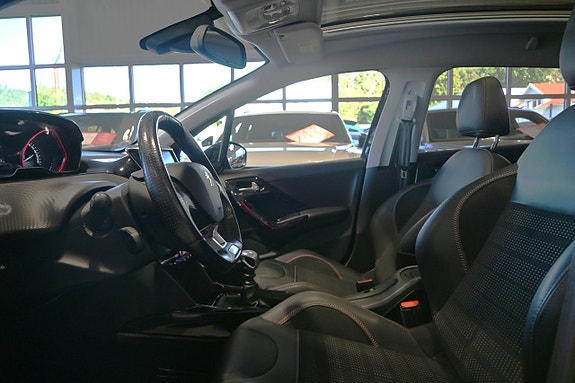 Peugeot 2008 8 of 19