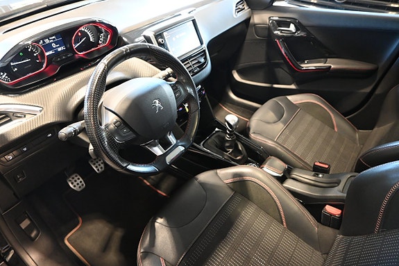 Peugeot 2008 7 of 19
