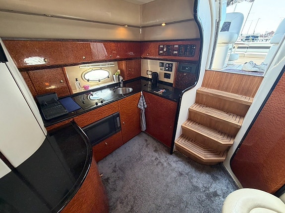 Princess V39 -95, D6-310 motorer, VIDEO 8 of 12