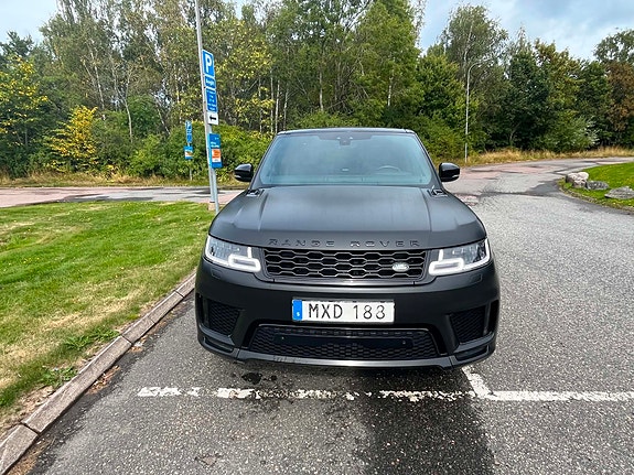 Land Rover Range Rover Sport 4 of 11