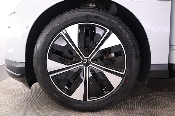 Polestar 4 10 of 26