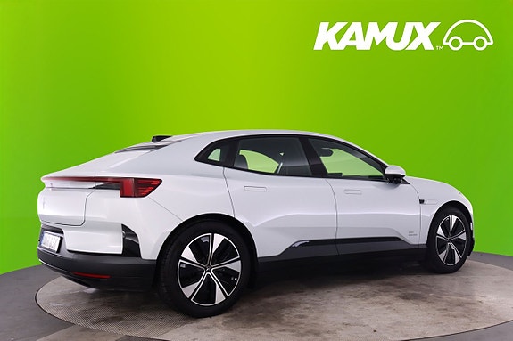 Polestar 4 2 of 26