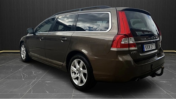 Volvo V70 3 of 8