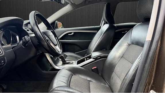 Volvo V70 6 of 8