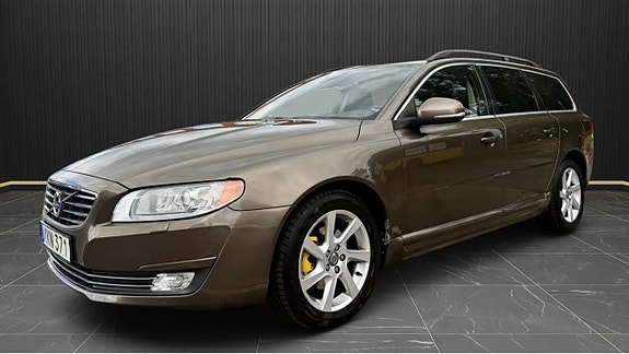 Volvo V70 2 of 8