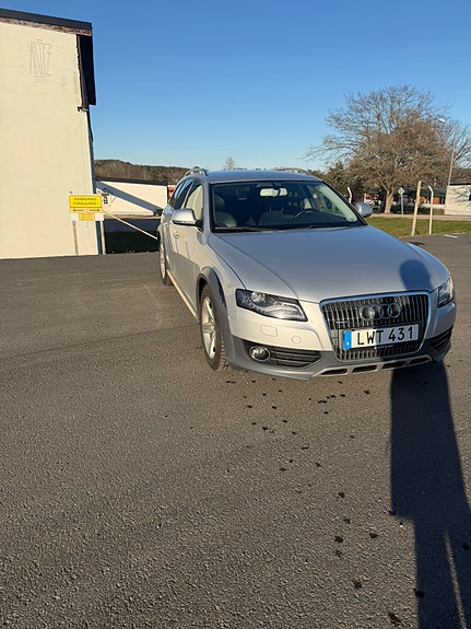 Audi A4 allroad 2 of 5