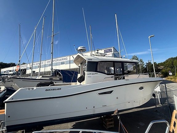 Quicksilver 905 Pilothouse – Mercury F300 Verado V8 – 2021 3 of 12