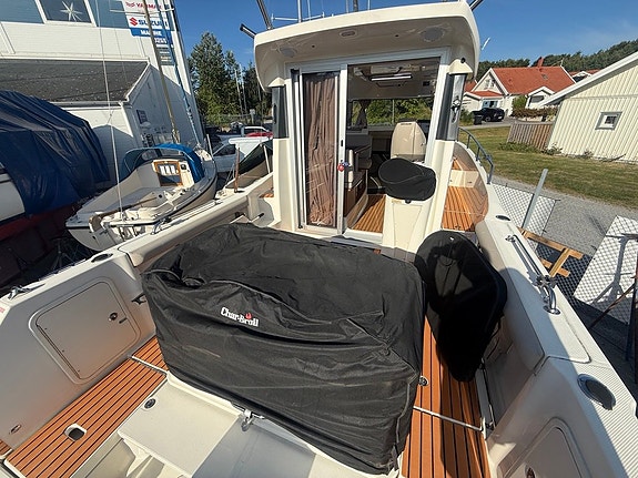 Quicksilver 905 Pilothouse – Mercury F300 Verado V8 – 2021 4 of 12
