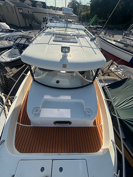Quicksilver 905 Pilothouse – Mercury F300 Verado V8 – 2021 7 of 12