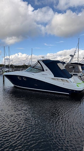 Sea Ray 335 2 of 12