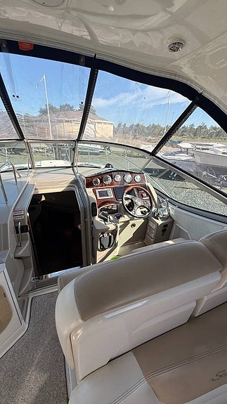 Sea Ray 335 3 of 12