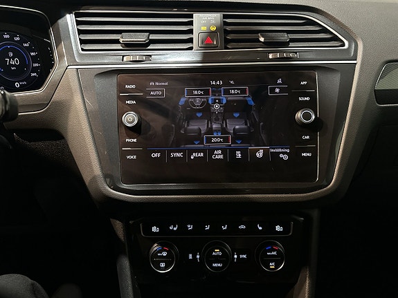 Volkswagen Tiguan 21 of 24
