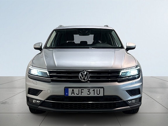 Volkswagen Tiguan 2 of 24