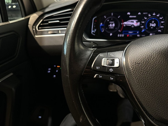 Volkswagen Tiguan 19 of 24