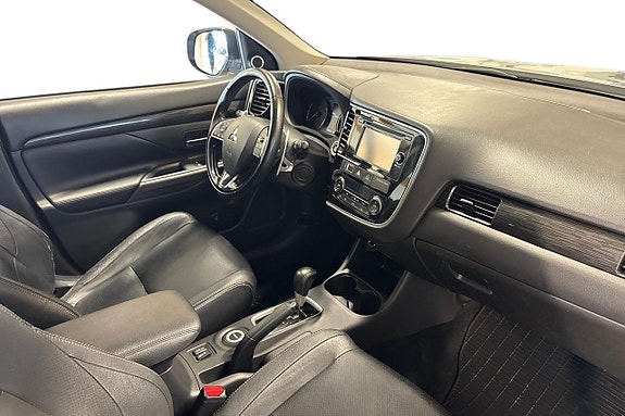 Mitsubishi Outlander 12 of 26